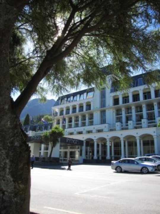 Hoteleingang Hotel Rydges Queenstown