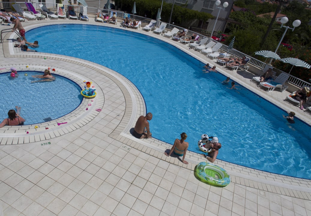 Outdoor swimming pool Hotel Faraon