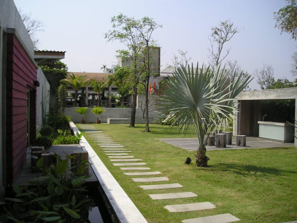 Weg von Zimmern zu Beach Hotel Let's Sea Hua Hin Al Fresco Resort