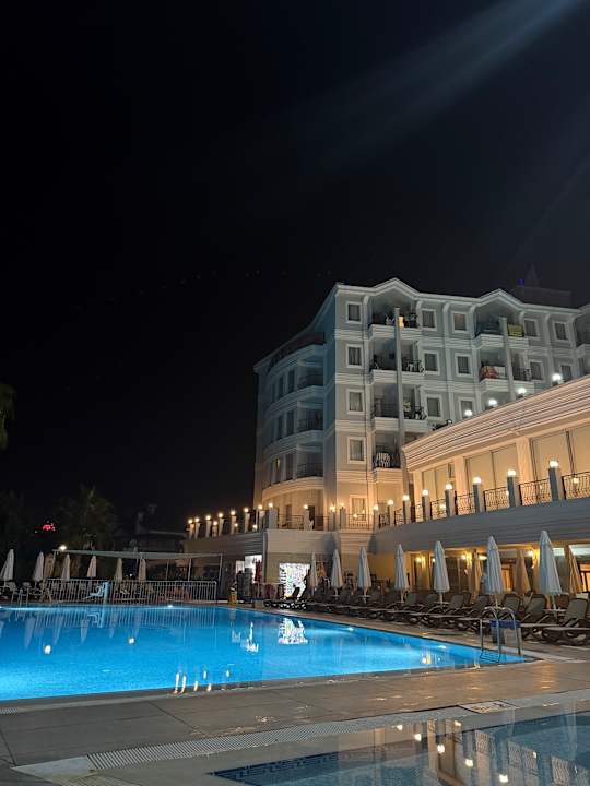 Pool Royal Atlantis Beach Hotel