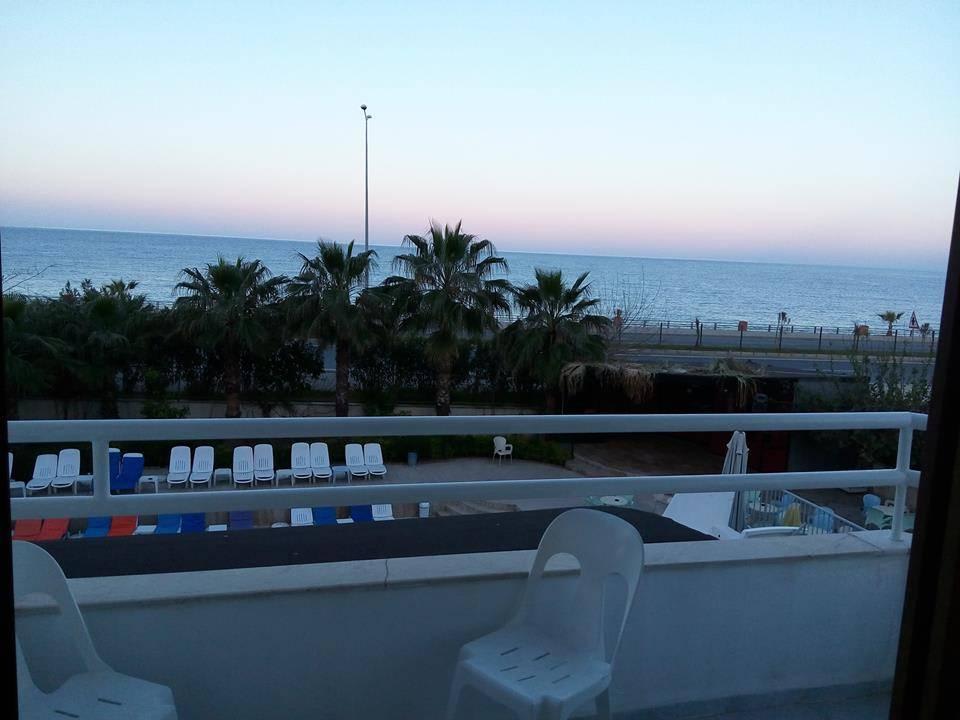 Von Balkon Hotel Ideal Beach