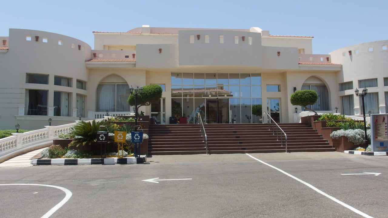 Widok z zewnątrz Hotel Tropicana Azure Club