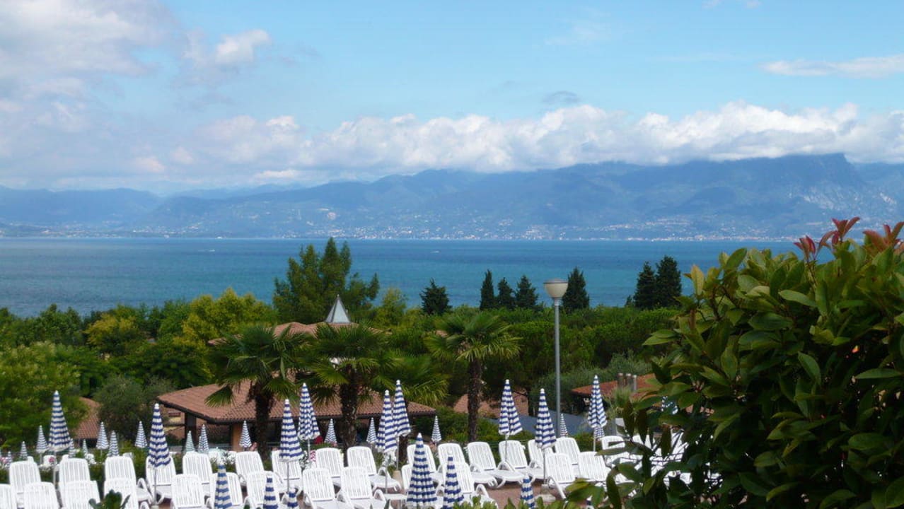 Blick über das Gelände des Campingplatzes Ferienanlage Residence Piani Di Clodia