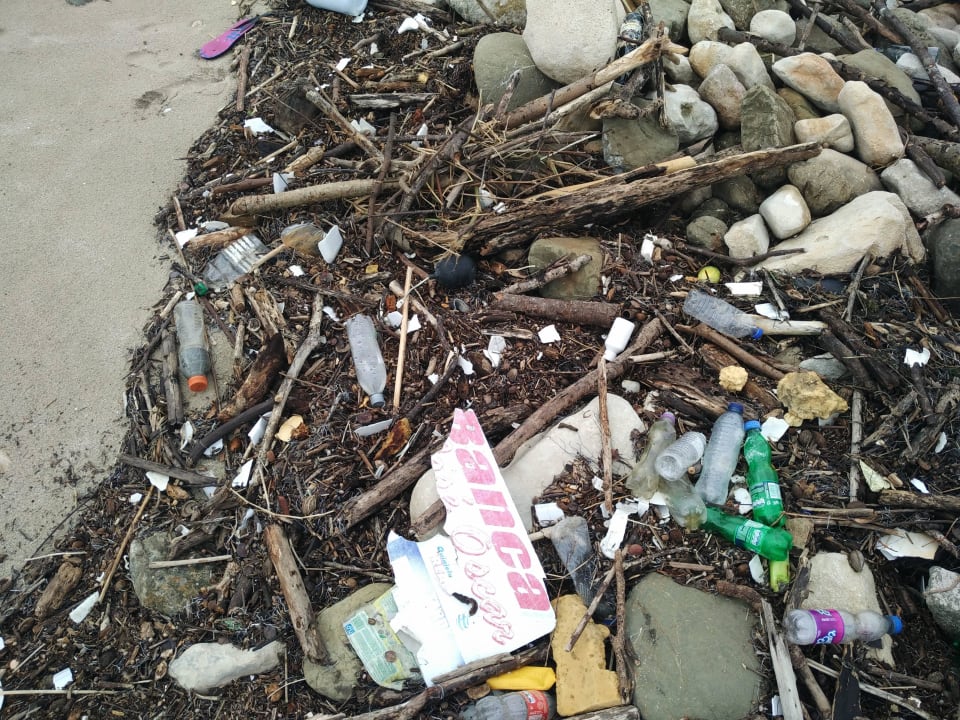 Abfallhaufen am Strand Grand Paradise Playa Dorada