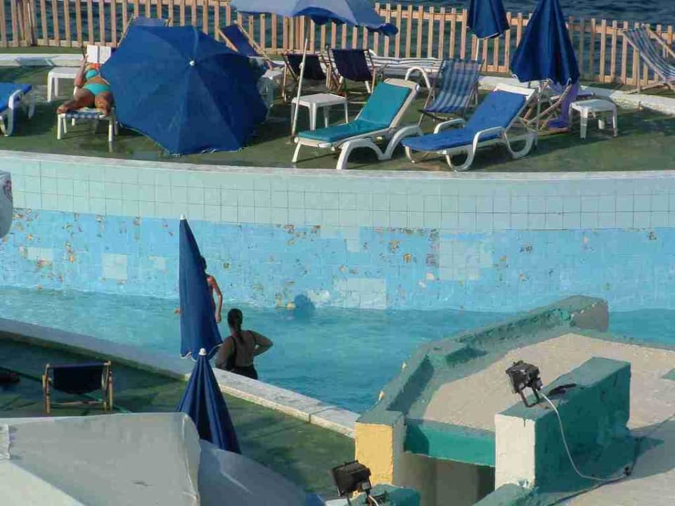 Beach Club / Pool Hotel Plevna