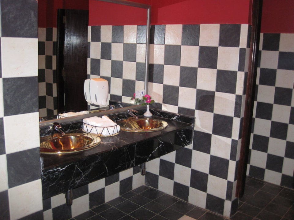 WC bei Zuzu's Bar Steigenberger Coraya Beach - Adults only