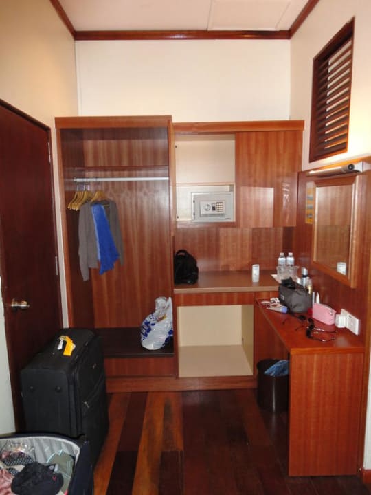 Schrank, Safe & Schreibtisch Perhentian Tuna Bay Island Resort