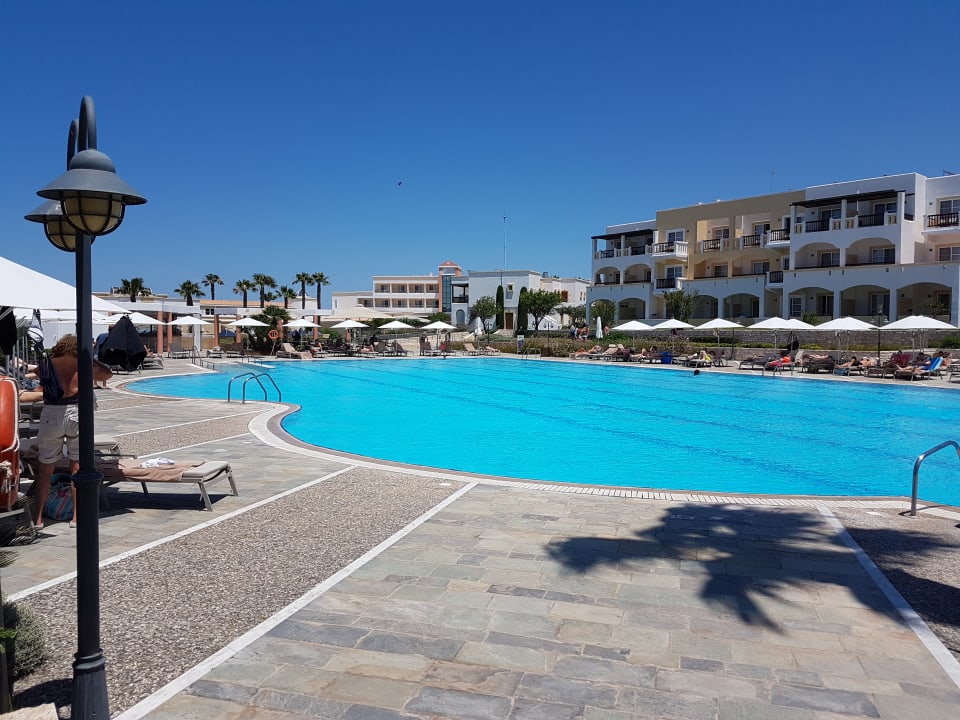 Pool Neptune Luxury Resort