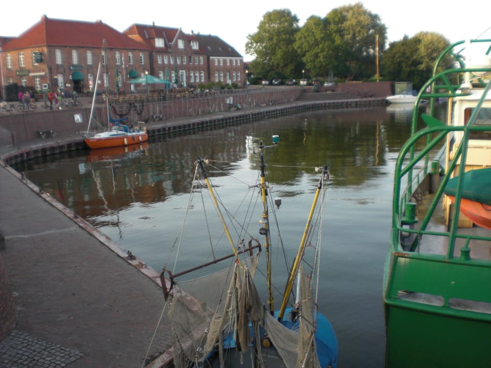Blick vom alten Hafen auf das Hotel Hotel Packhaus