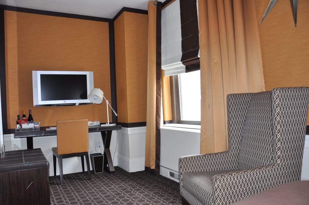 Zona estancia Hotel The Empire