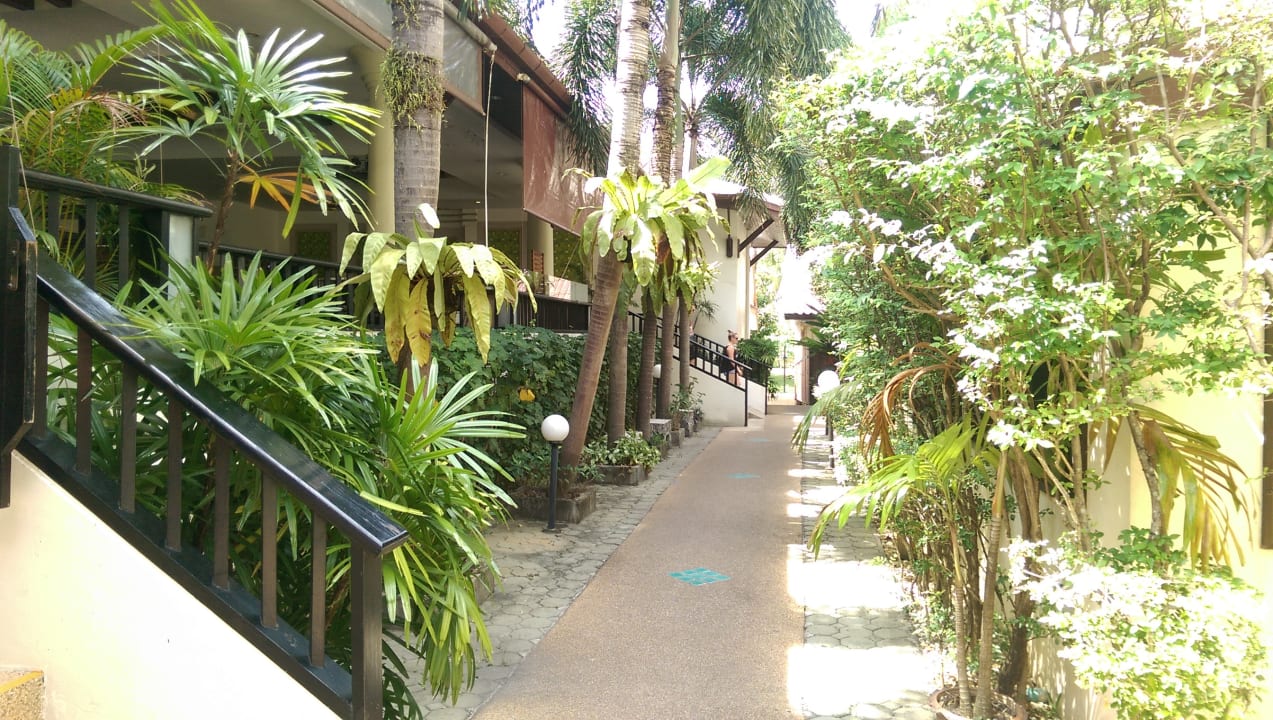 Gartenanlage Deevana Patong Resort & Spa