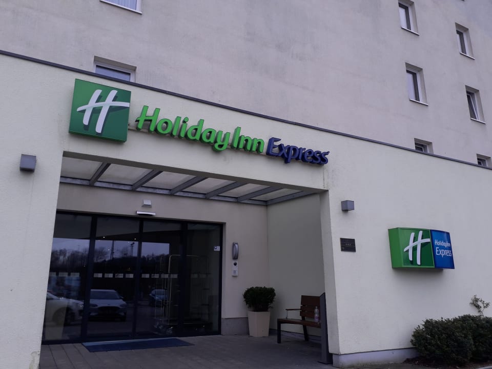 Lobby Holiday Inn Express Neunkirchen