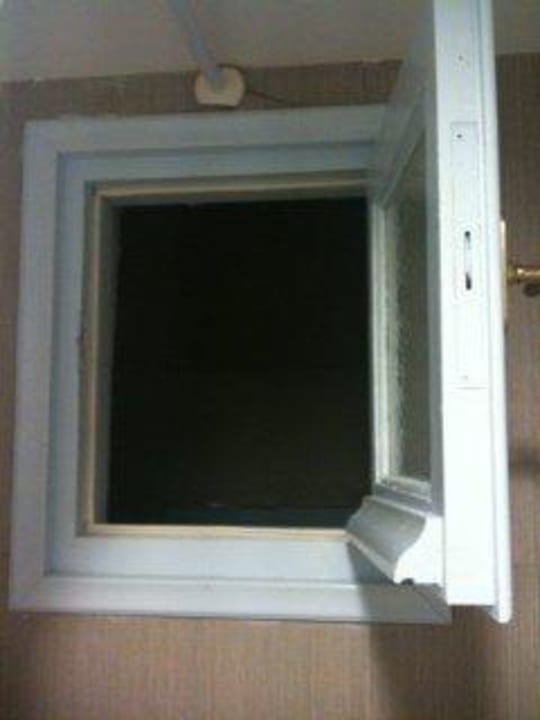 Fenster ins Nichts Hotel Aegean Plaza