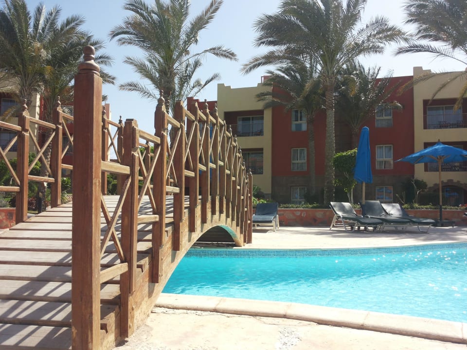 Swimming pool SUNRISE Cardina Resort