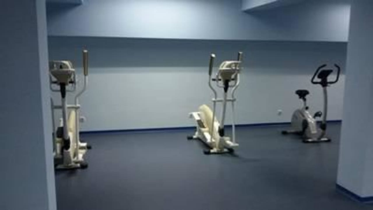 Fitnessraum gut ausgestattet Apartments Sun & Snow Plaża