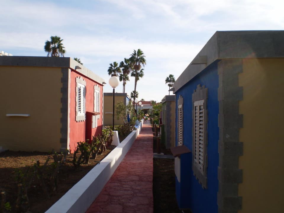 Die Bungalows sind nun schön bunt HL Miraflor Suites Hotel