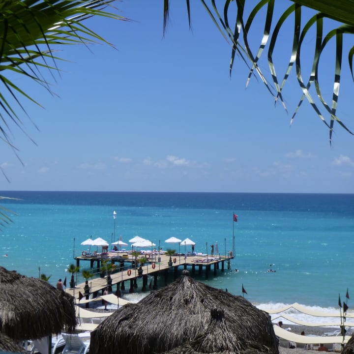 Steg zum Meer Botanik Hotel & Resort