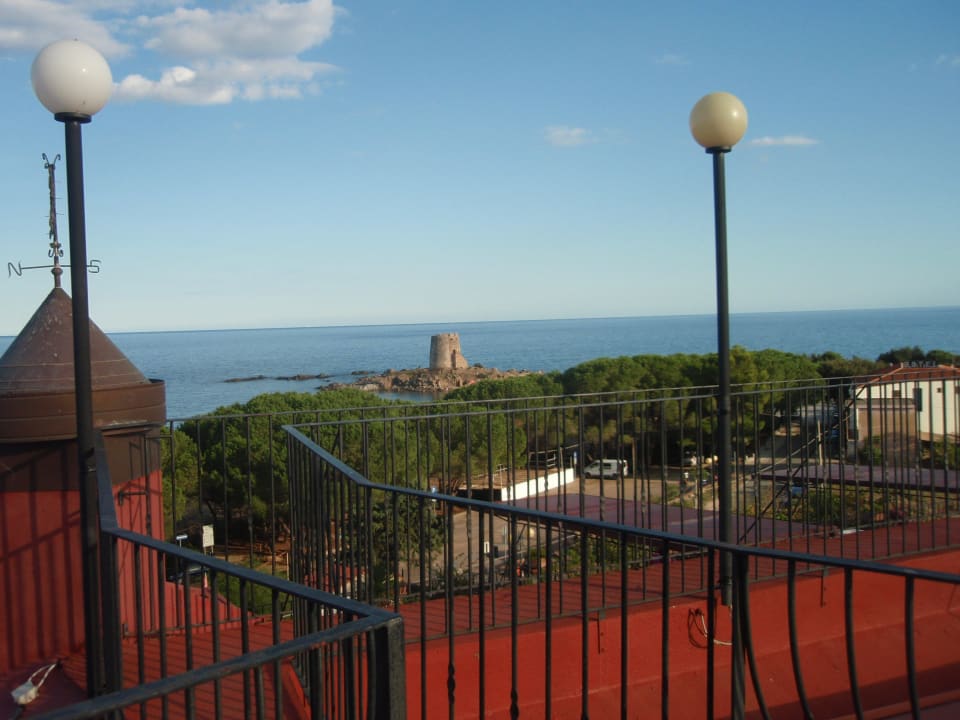 Blick vom Dach des Hotels in Richtung Meer Aparthotel Domus De Janas Sul Mare