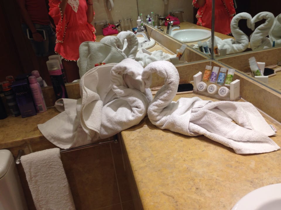 Zimmer jeden Tag neue Handtuchkunstwerke  Porto Bello Royal