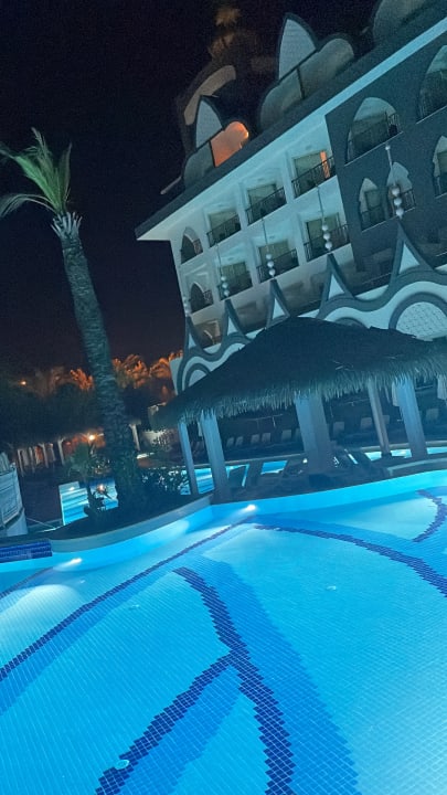 Pool Well Palace Side