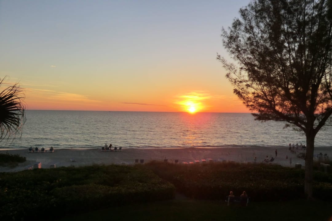 Sonnenuntergang Sand Cay Condominium Beach Resort