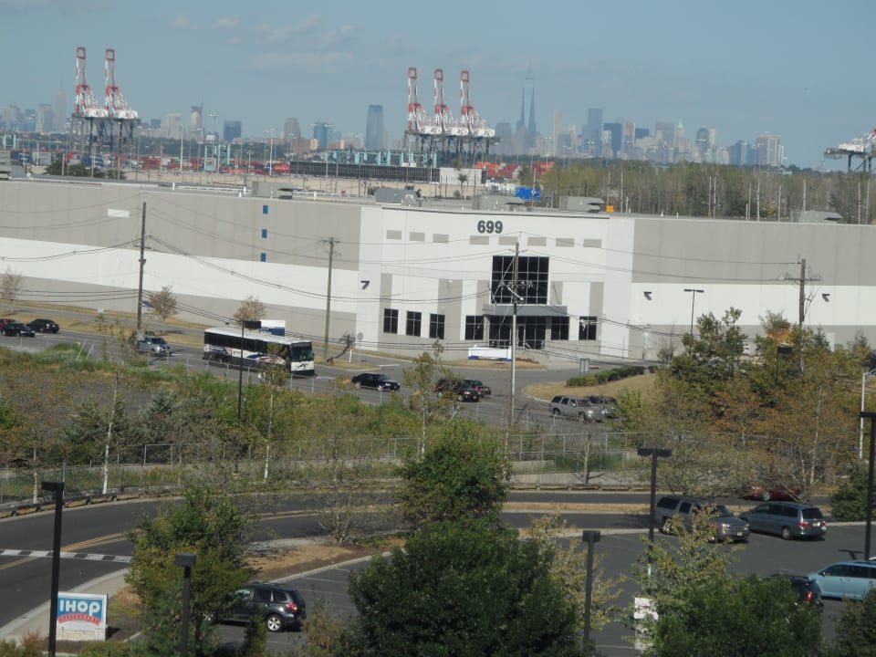 Ausblick Hampton Inn & Suites By Hilton- Newark Airport Elizabeth