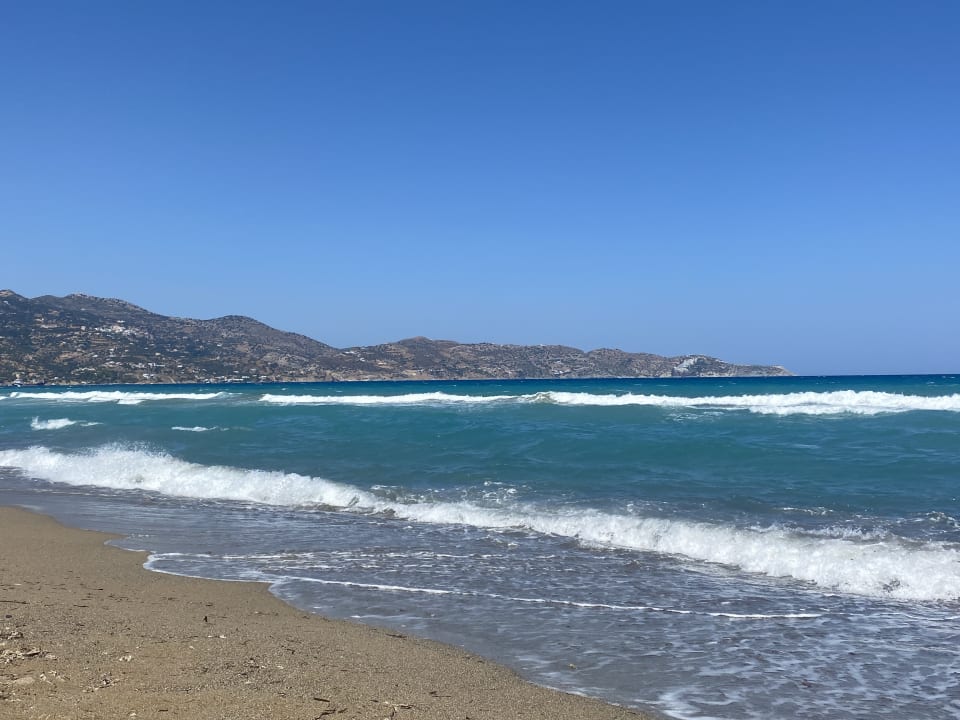 Strand Petousis Hotel & Suites