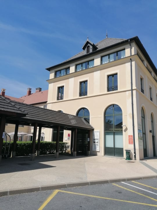 Außenansicht Campanile Val de France