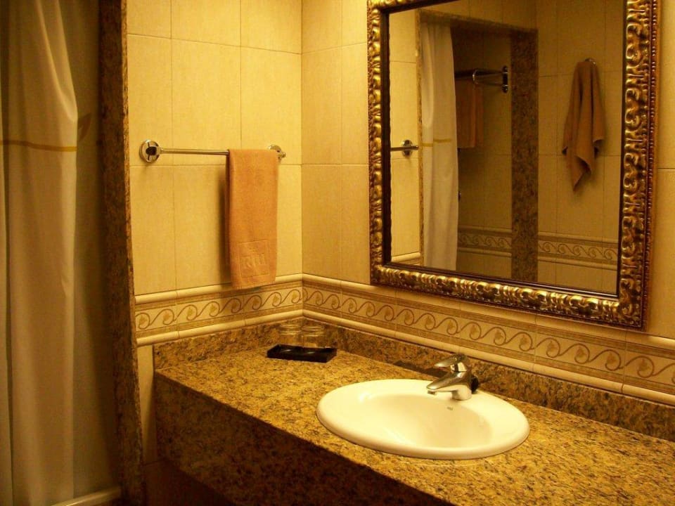 Bad Zimmer 3330 Hotel Riu Paraiso Lanzarote