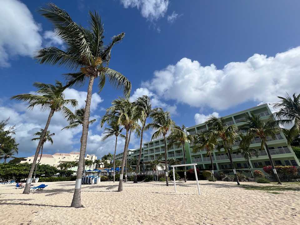 Außenansicht Coconut Court Beach Hotel
