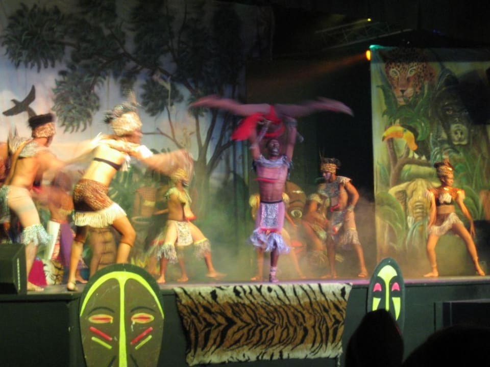 Afrikashow Grand Palladium Punta Cana Resort & Spa