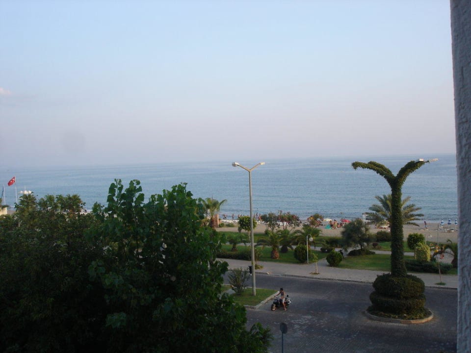 Ausblick vom Zimmer nach Rechts Eftalia Downtown Hotel