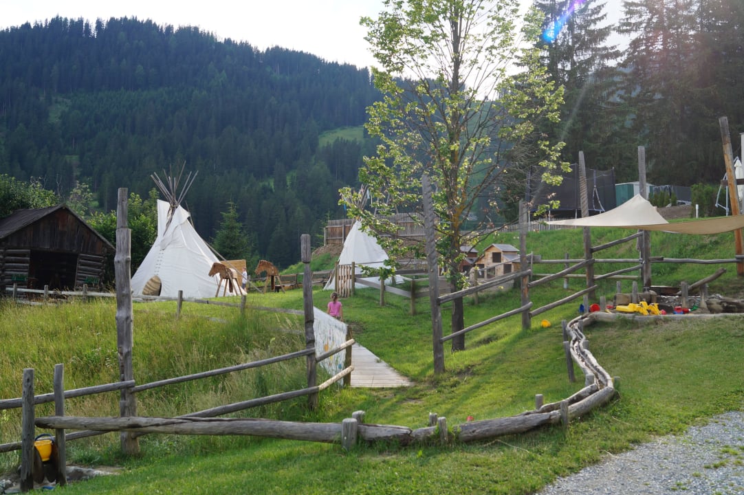 Aussenspielplatz Baby- & Kinderhotel Laurentius