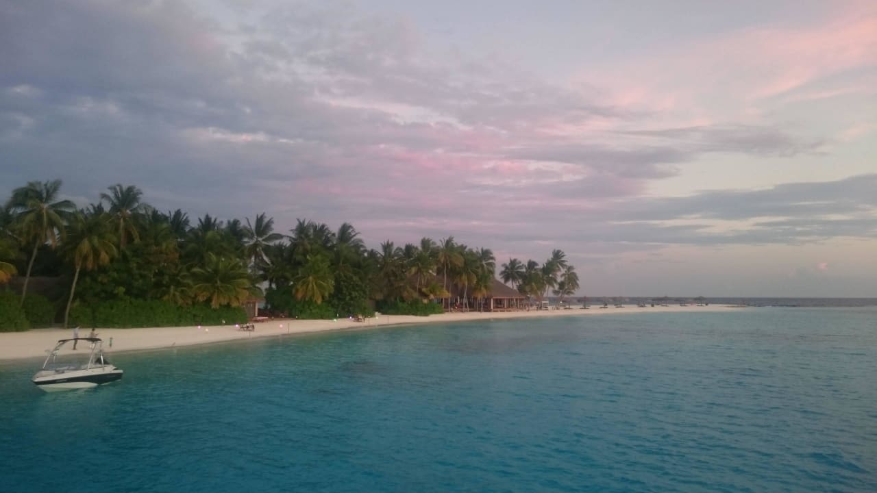23 Veligandu Maldives Resort Island