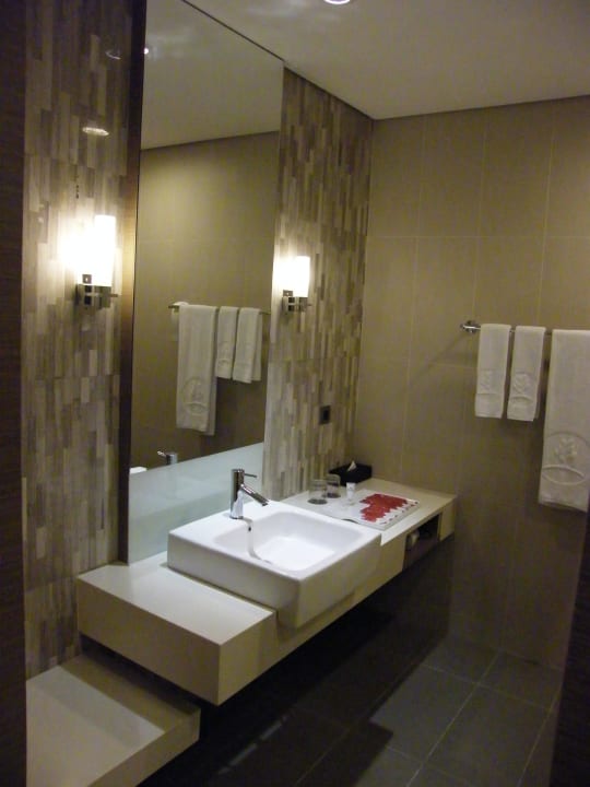 Bathroom Hotel Zenda Suites