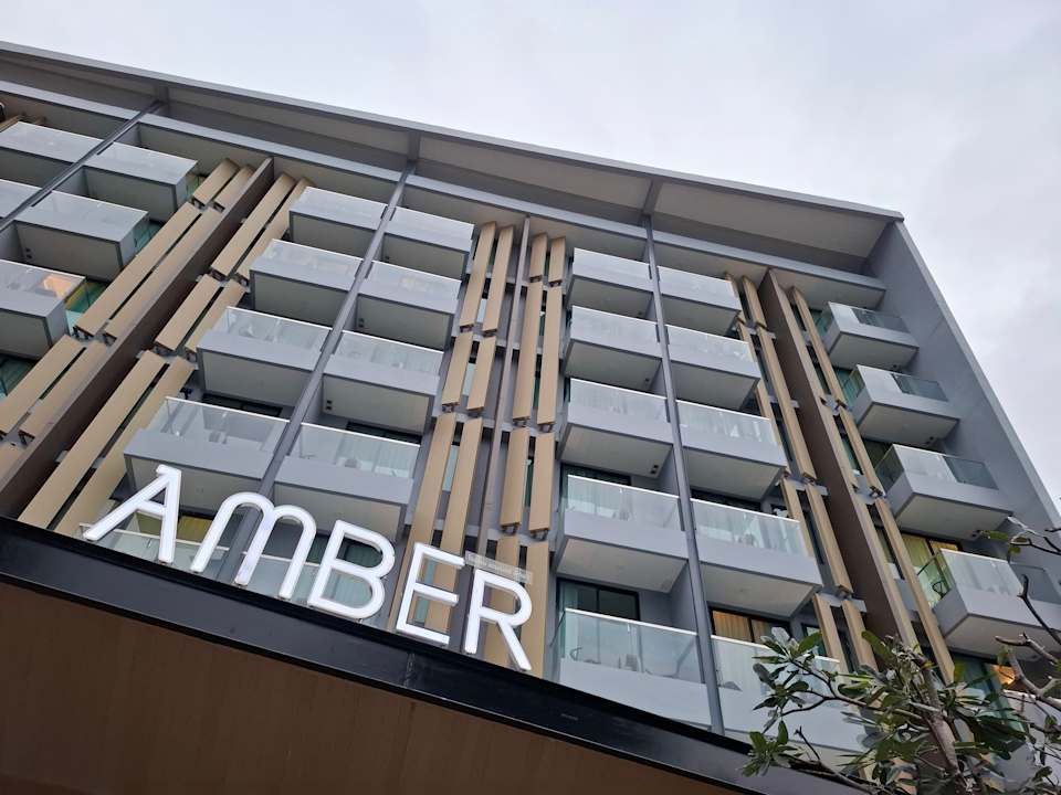 Außenansicht Hotel Amber Pattaya