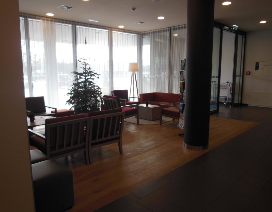 Lobby Holiday Inn Express Friedrichshafen