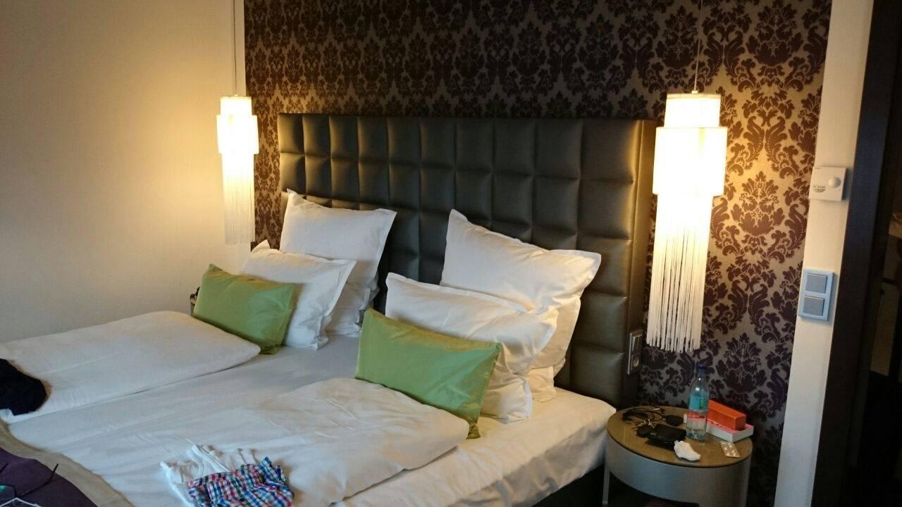 Schlafzimmer der Suite Steigenberger Hotel Herrenhof