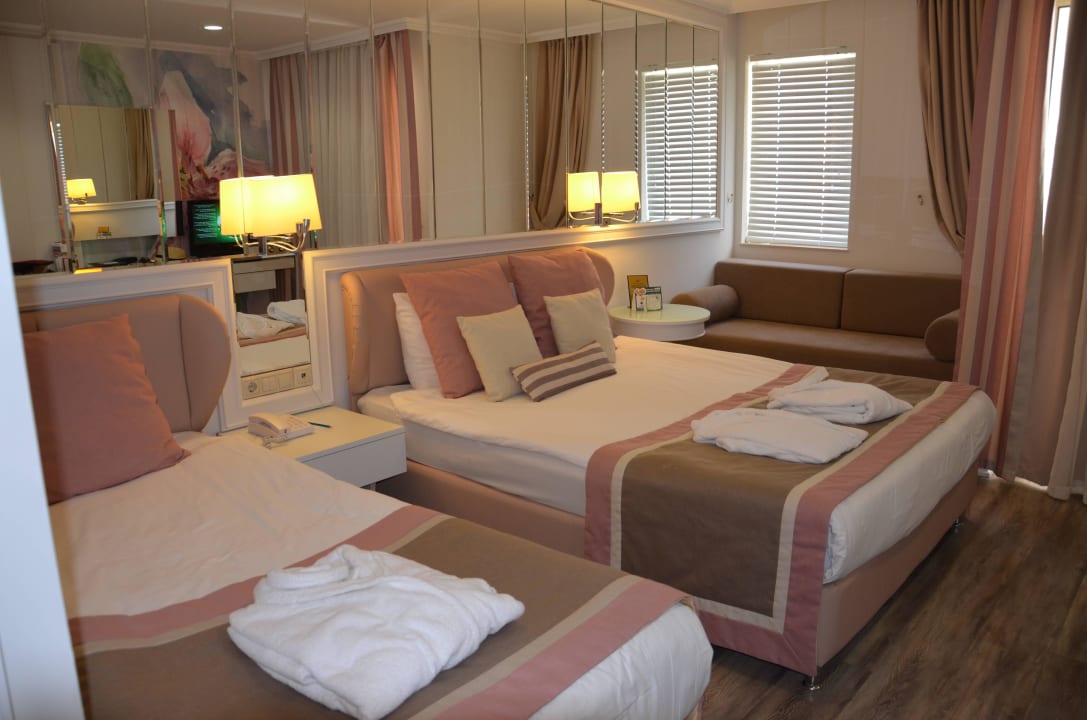 Helles und freundliches Zimmer Hotel Delphin Diva
