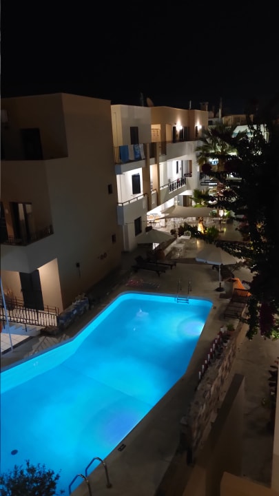 Pool Nami Hotel & Suites