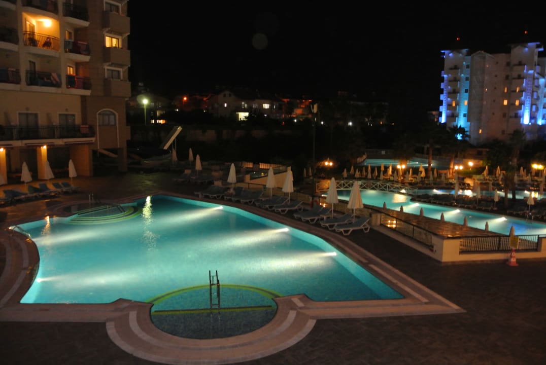 Pool Side Mare Resort & Spa