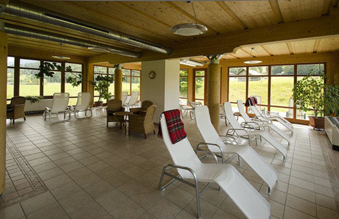 Liegehalle des Saunahauses Hotel Das Leonhard - Naturparkhotel am Weissensee