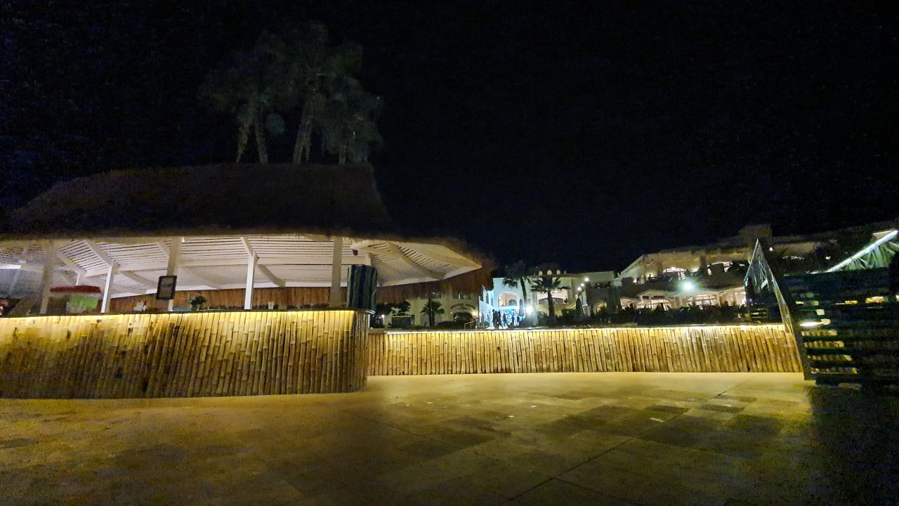 Gastro Brayka Bay Resort