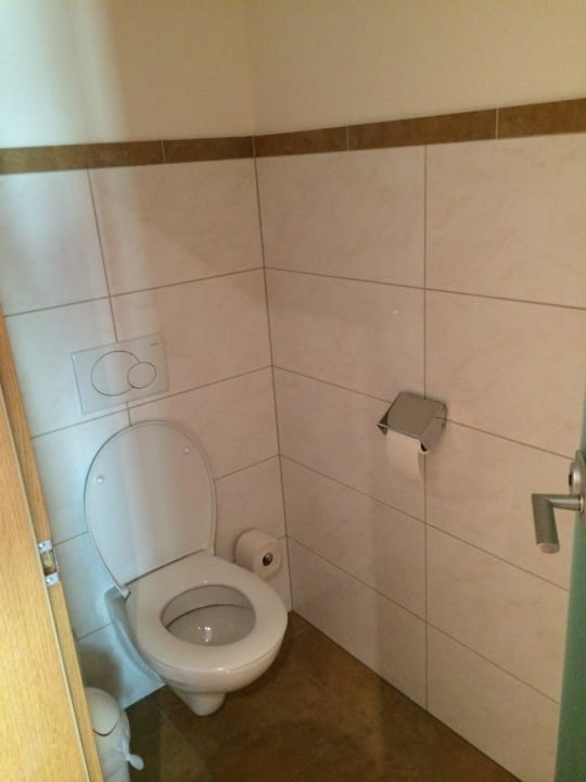 WC unten Familienhotel Moos-Alm
