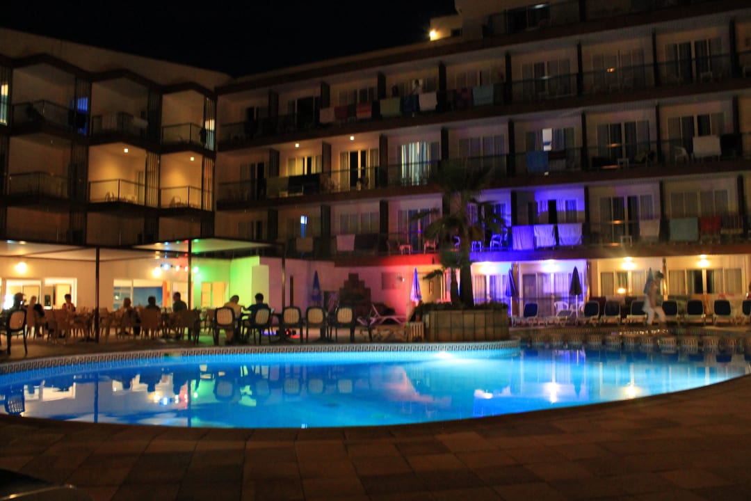 Pool/Außenbereich am Abend (Flamenco-Show) Hotel Clumba