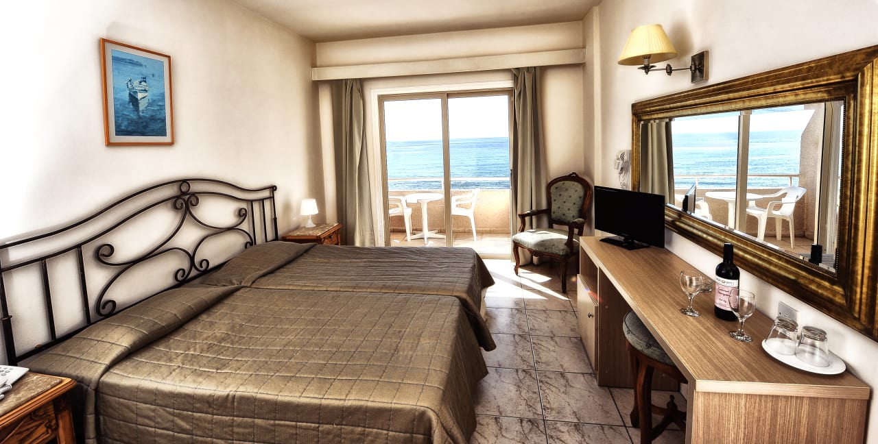 Zimmer Piere Anne Beach Hotel