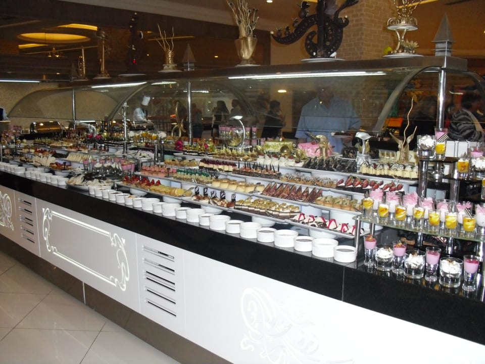 Nachtischbuffet wie im Schlaraffenland Hotel Delphin Imperial