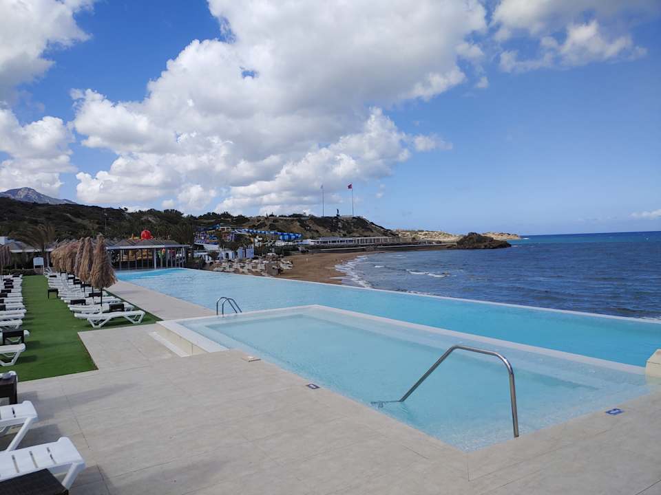 Pool Acapulco Beach Club & Resort