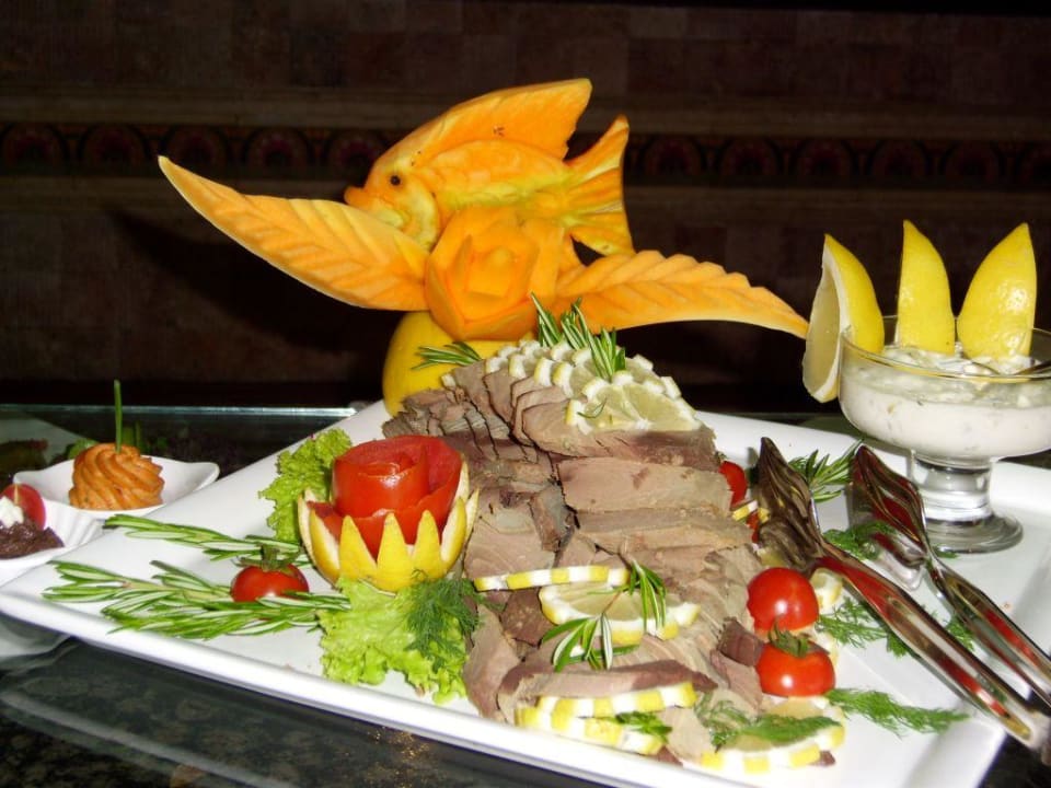 kunstvolle Dekoration beim Büffet Sherwood Exclusive Lara