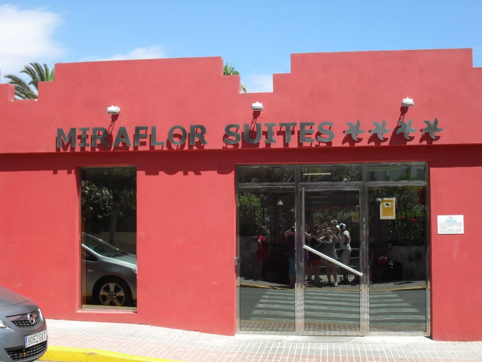 Der Eingang zu den Bungalows HL Miraflor Suites Hotel